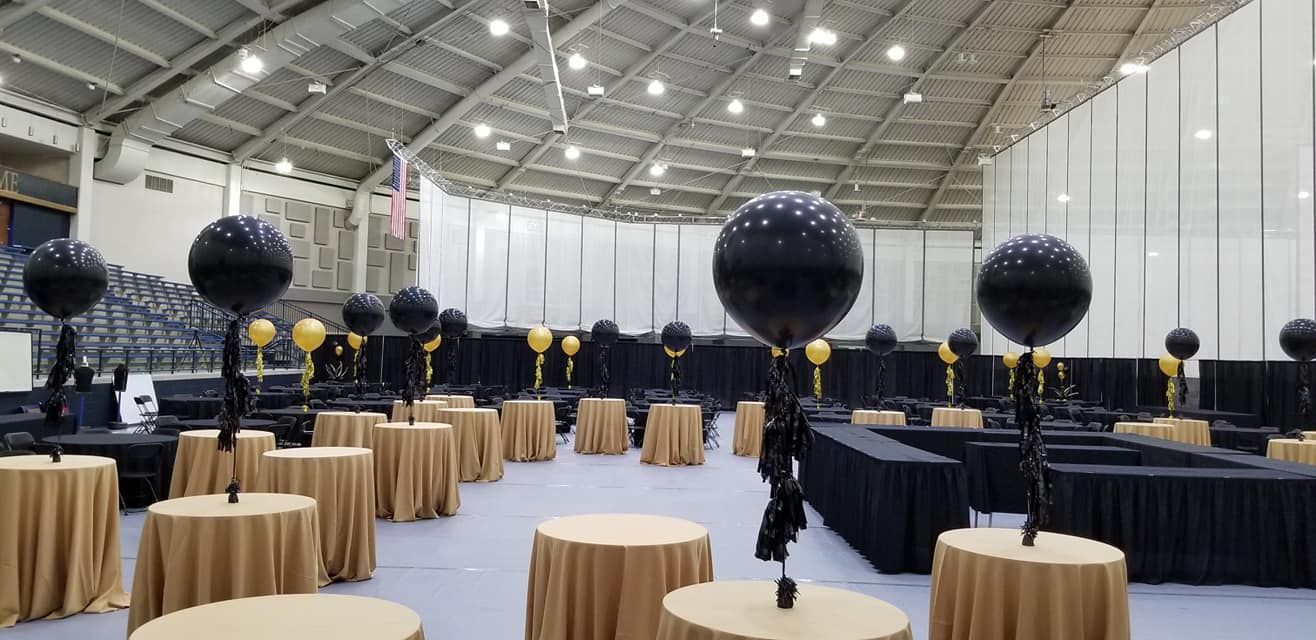 balloon kites with tails from Fun By The Yard at Notre Dame