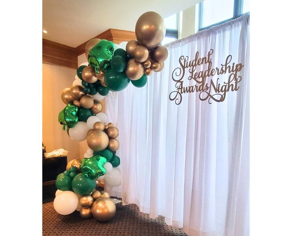 Balloon garland at Notre Dame for Student Leadership