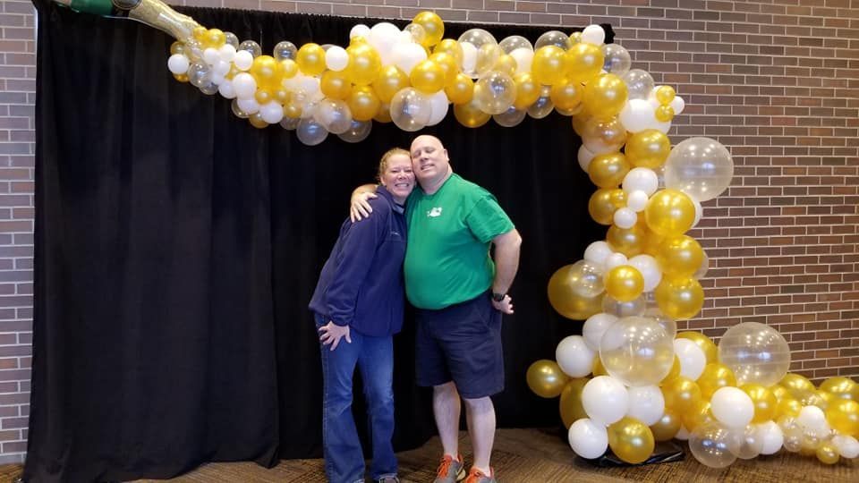 Balloon organic demi arch with champagne bubbles