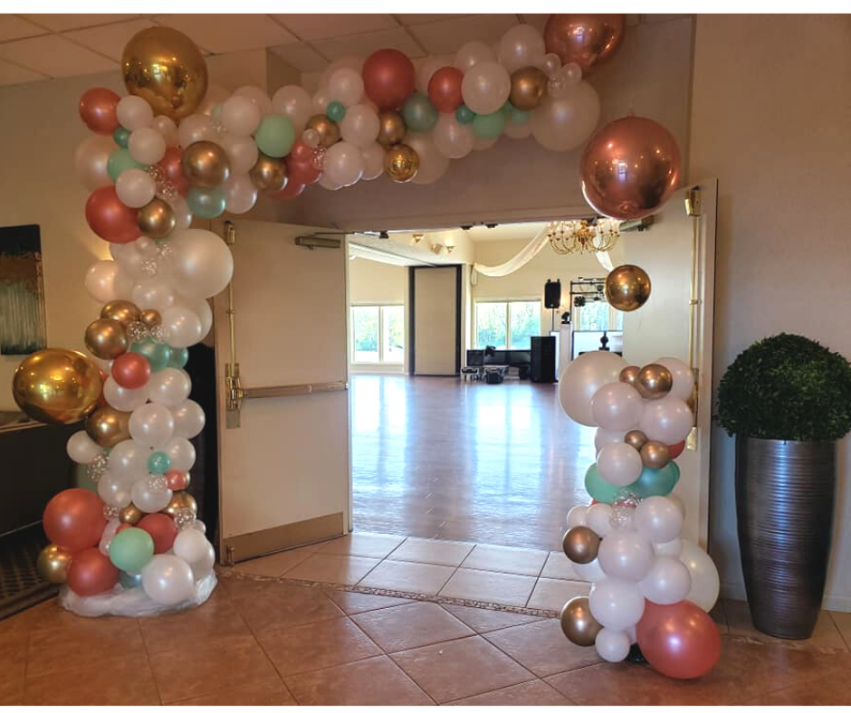 freeform balloon garland