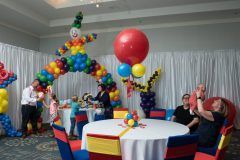 Circus themed balloon party