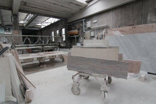 laboratorio per realizzazione lapidi