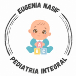 Logotipo con un bebé sonriente apilando bloques ABC, rodeado de texto curvo que dice “Eugenia Nasif Pediatria Integral”.