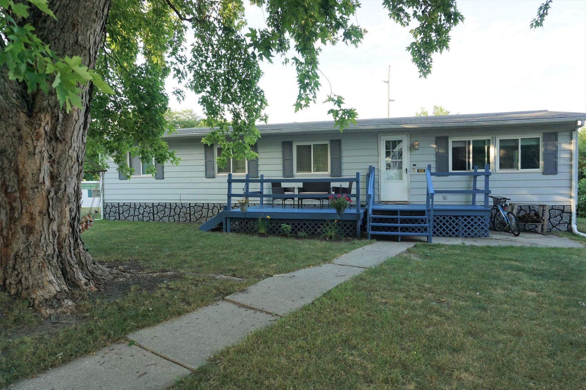 2127 Waterfront Drive