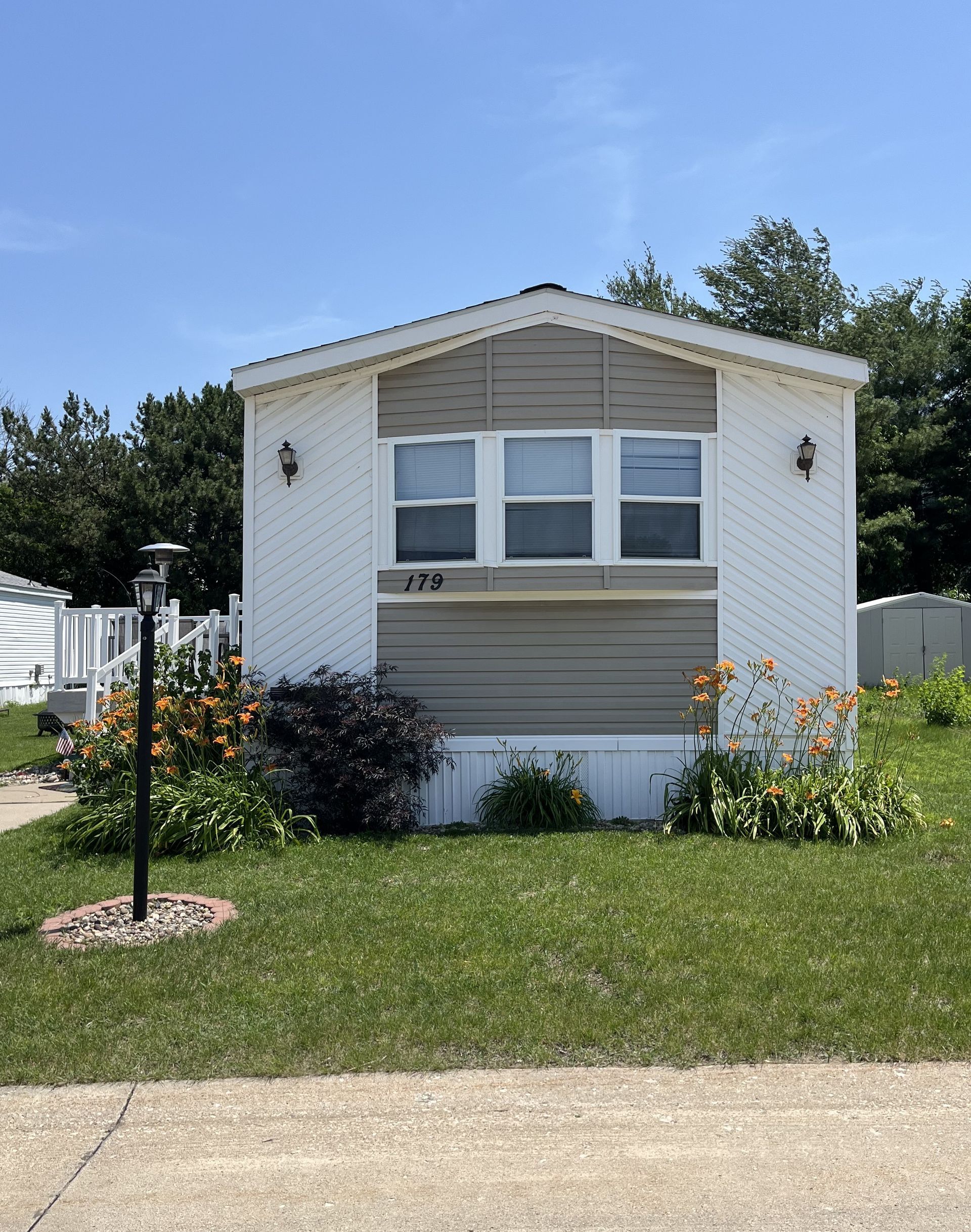 2127 Waterfront Drive