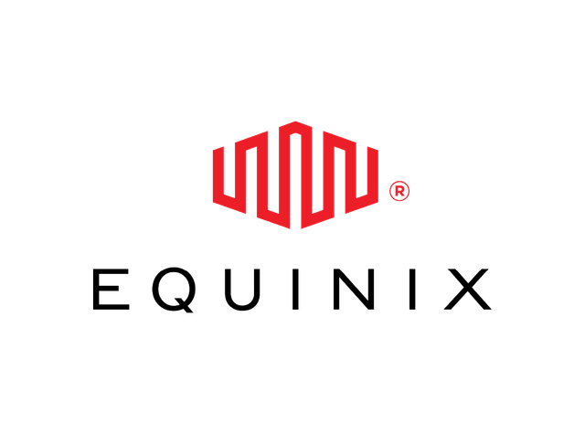 Logotipo da Equinix: design geométrico vermelho acima do nome da empresa em fonte preta.