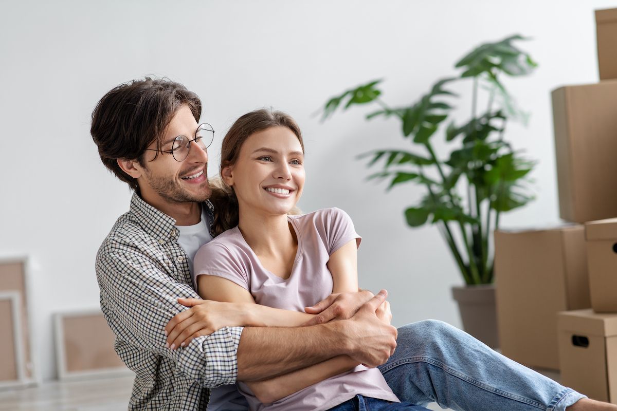 Learn How to Share Your First Apartment With Your Boyfriend or Girlfriend in Columbia, MO.