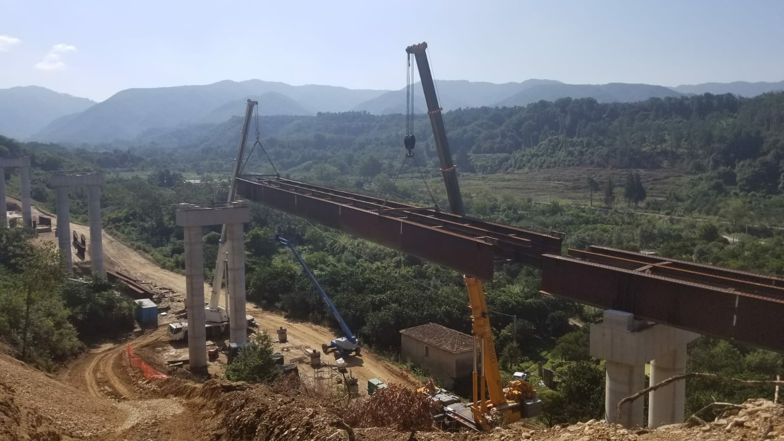 Montaggio di strutture pubbliche prefabbricate