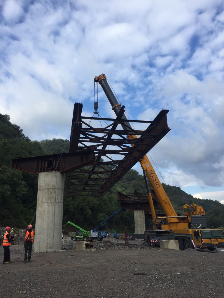 Servizio di montaggio di strutture prefabbricate