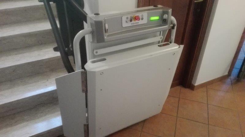 montascale esterno per scale corte