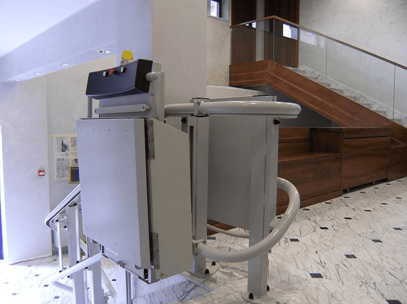 montascale a pedana per interni