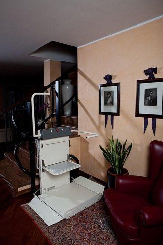 montascale a pedana in casa privata