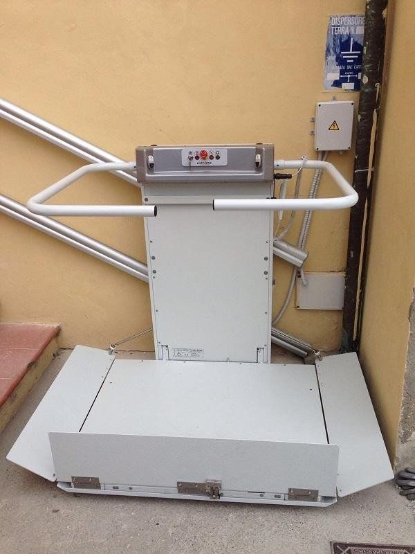 pedana automatica su scala esterna