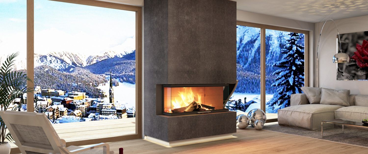 Ein Wohnzimmer mit Kamin und Blick auf die Berge.