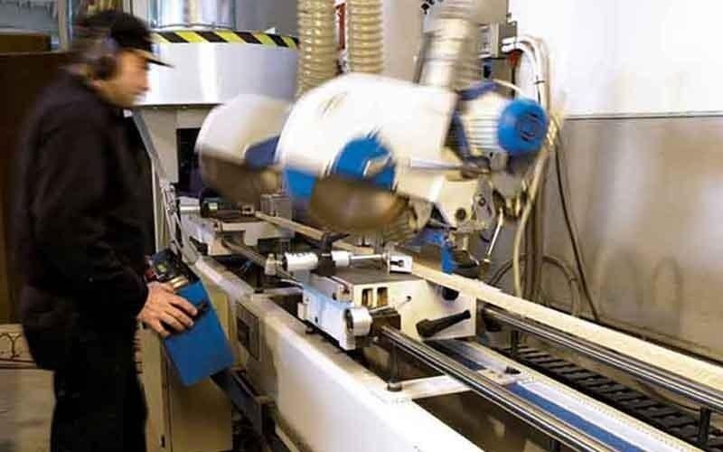 Lavorazione infissi