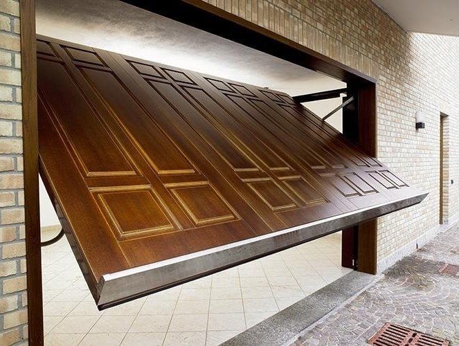 Basculante in legno per garage