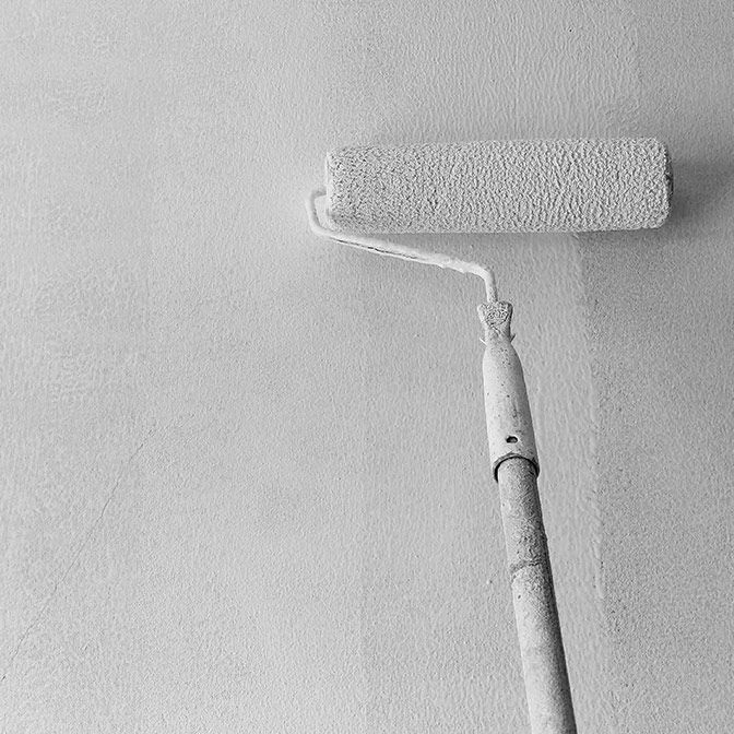 Paint roller with primer