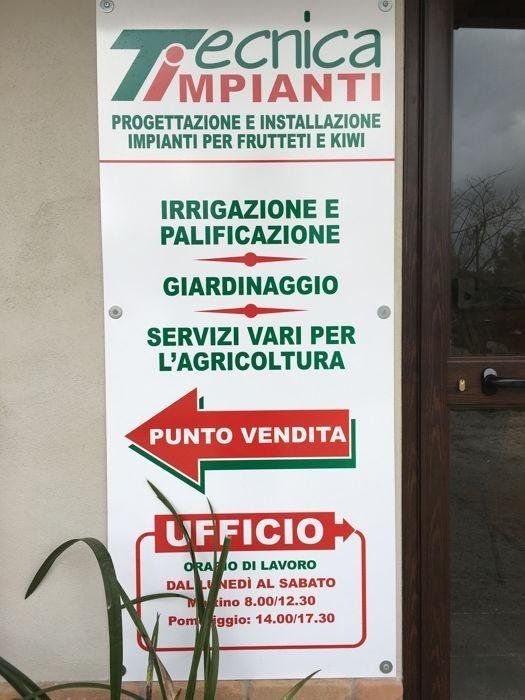 insegna showroom per agricoltura e irrigazione