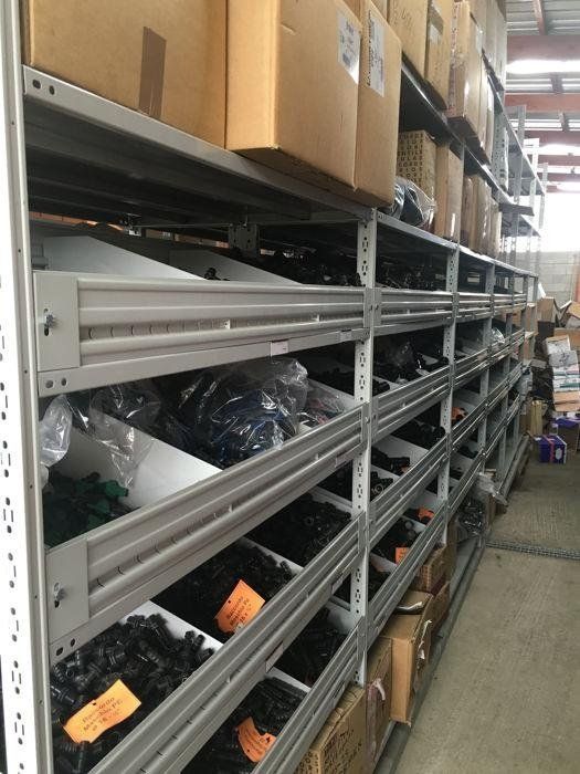 interno showroom di prodotti per agricoltura