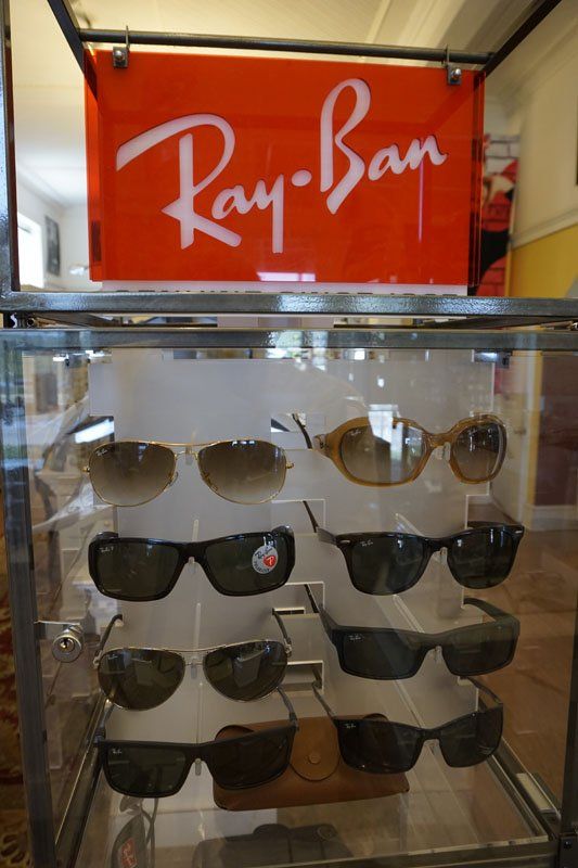 Ray Ban Frames Display