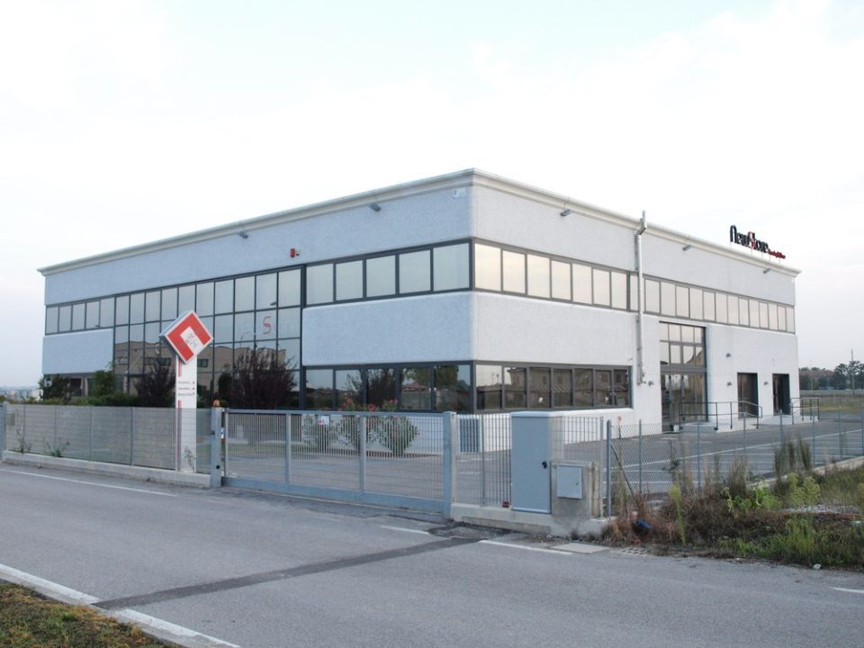 capannoni industriali