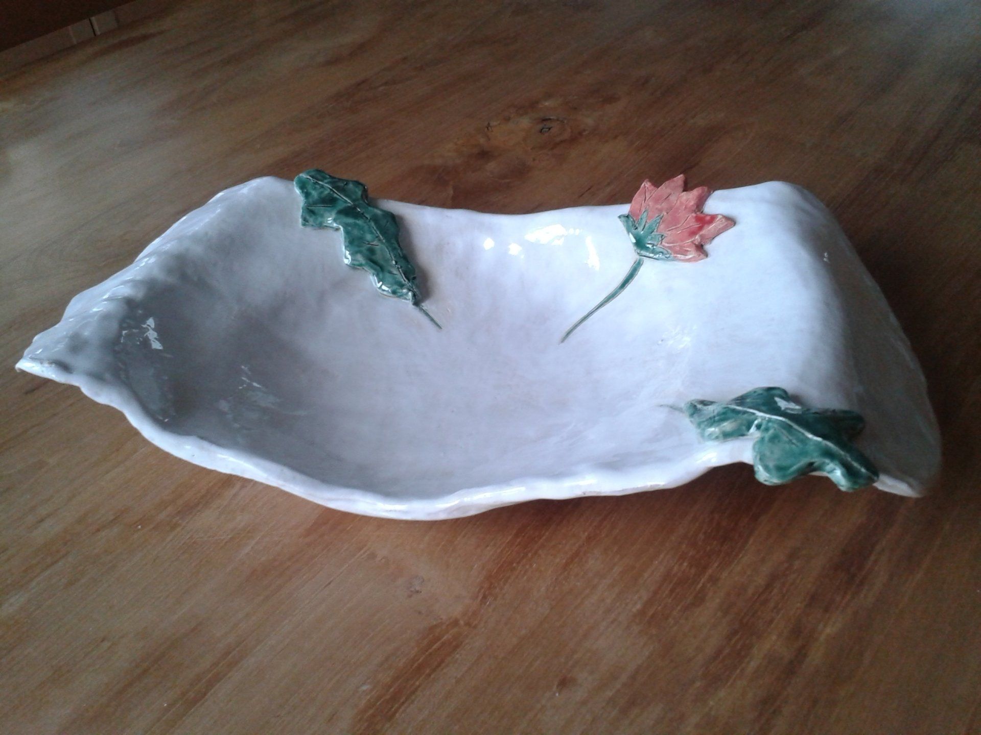 schaal met bloemen, keramiek, Elisabeth Baron, EB-Artwork.nl