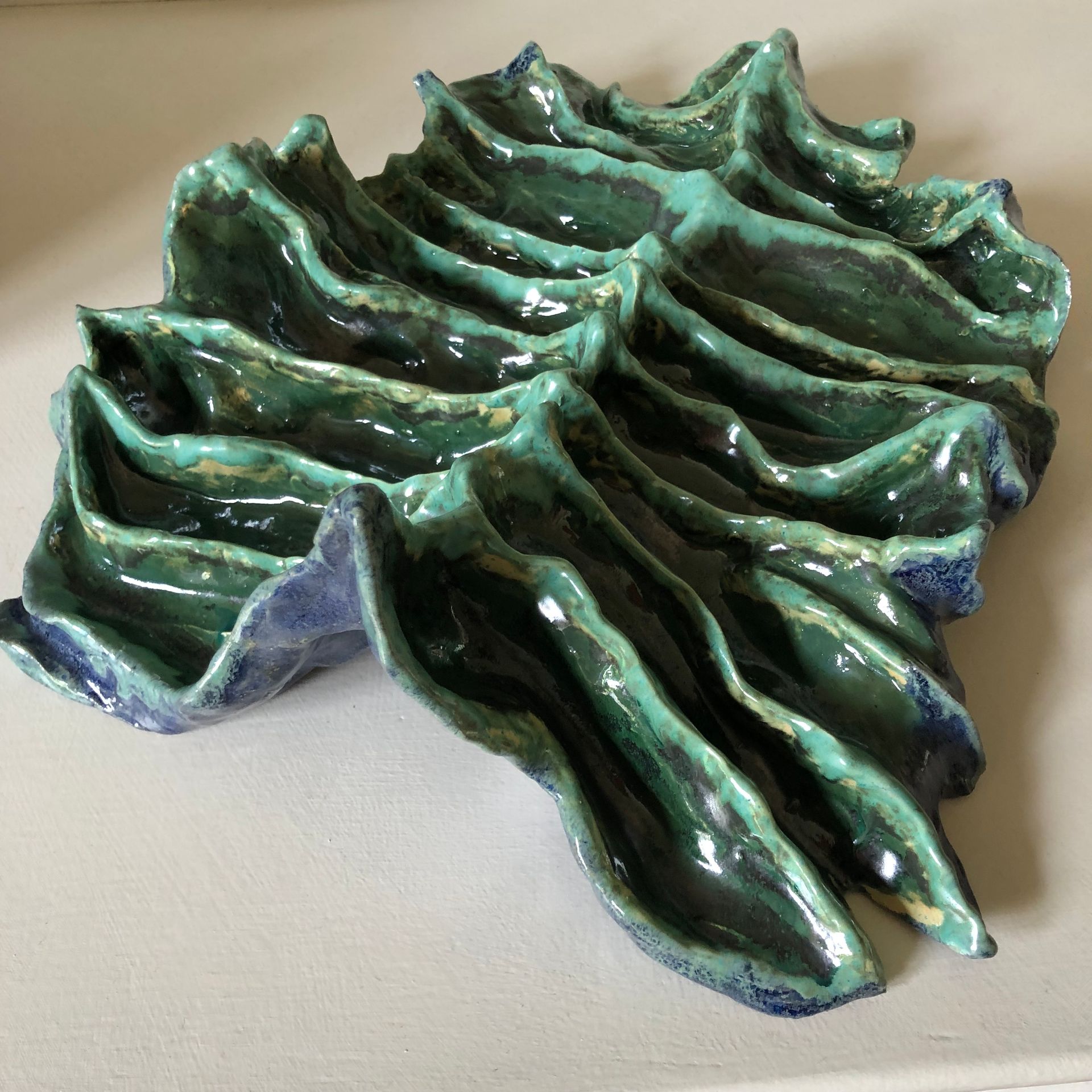 kunstobject keramiek in blauw en groen, Elisabeth Baron, EB-Artwork&Coaching