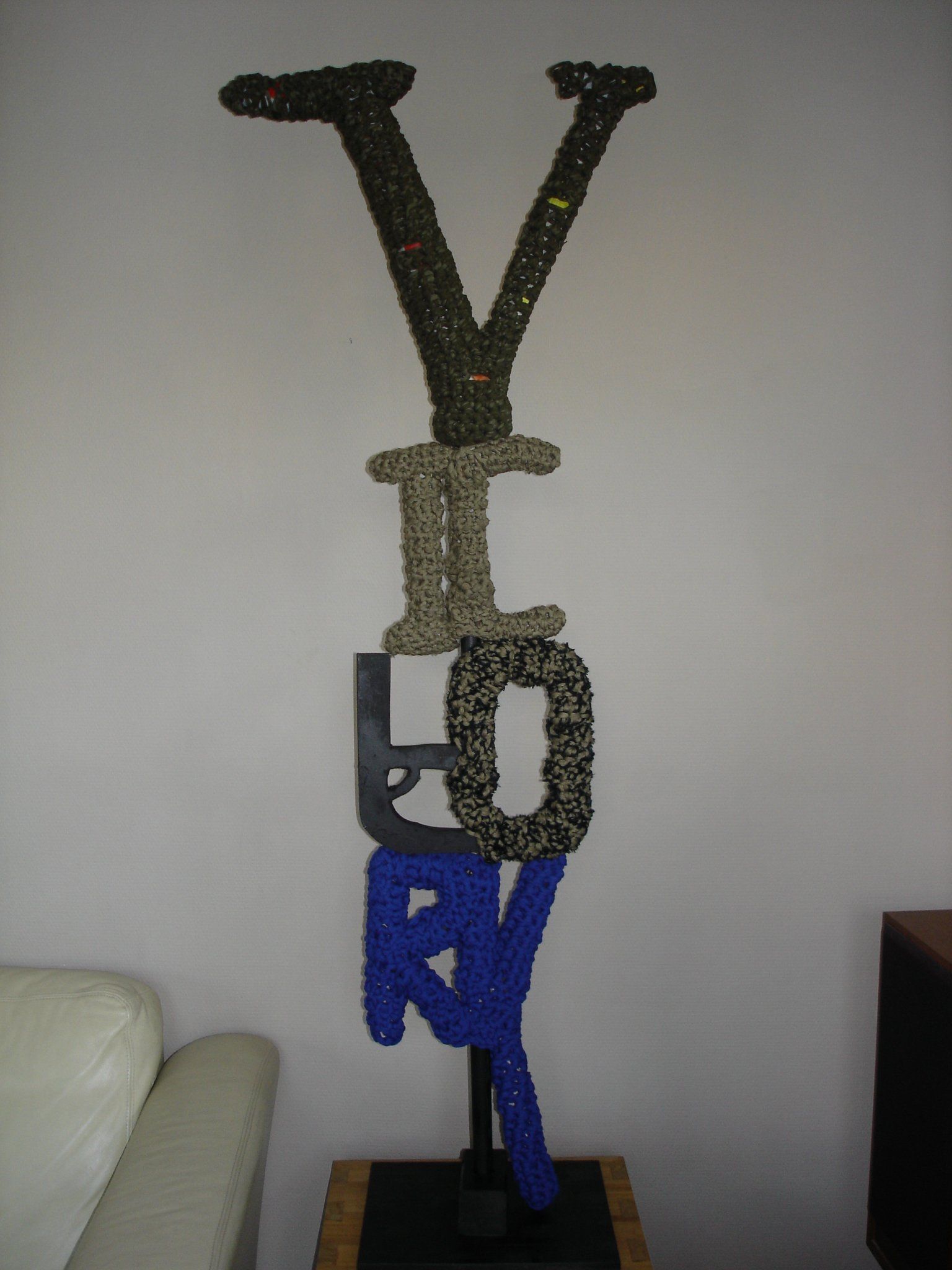 beeld Victory, Elisabeth Baron