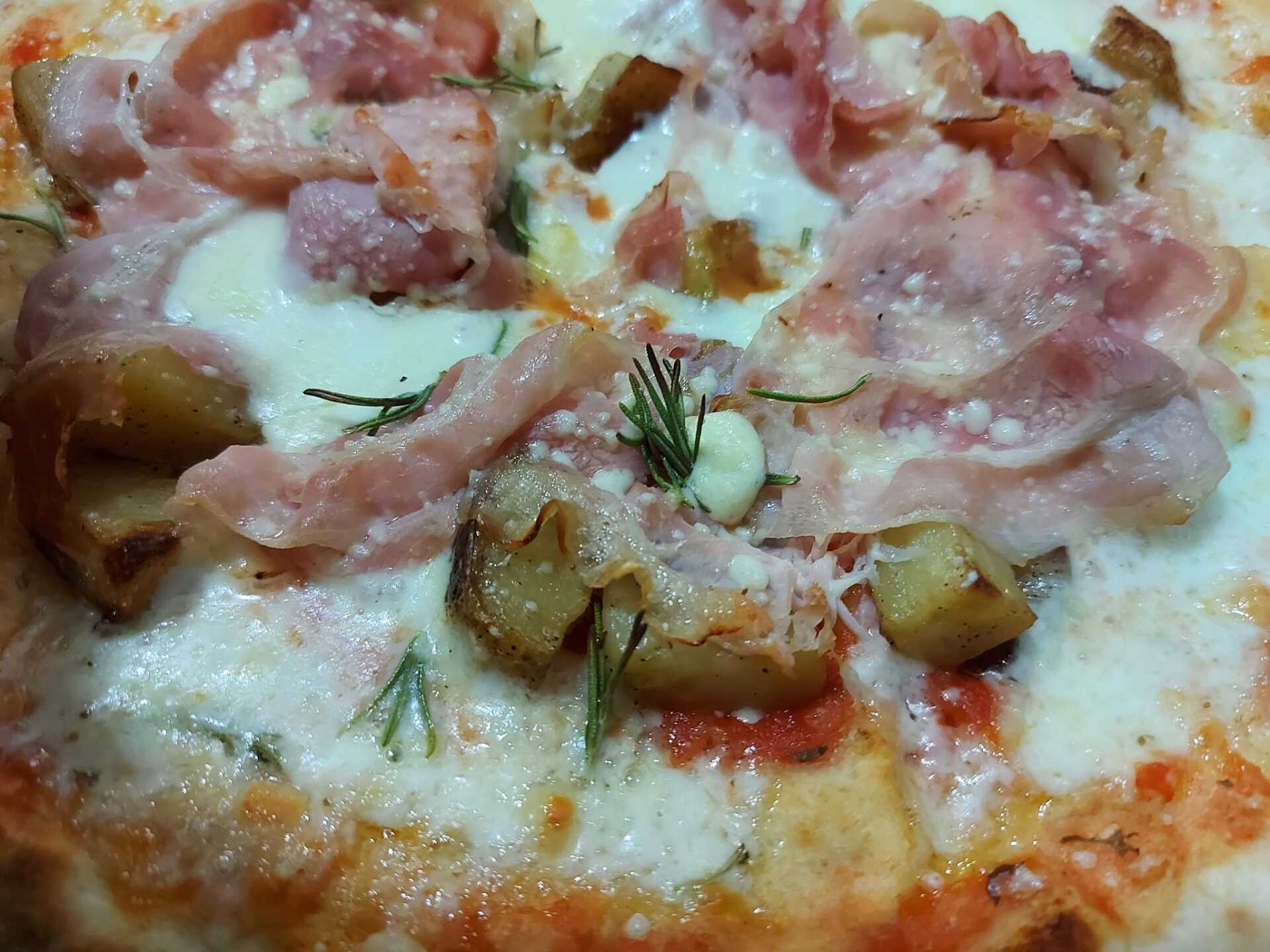 pizza al prosciutto