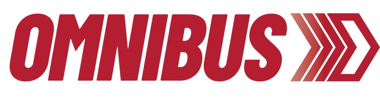 "OMNIBUS" med r&oslash;d skrifttype og en h&oslash;jrepegende pil i r&oslash;de nuancer.