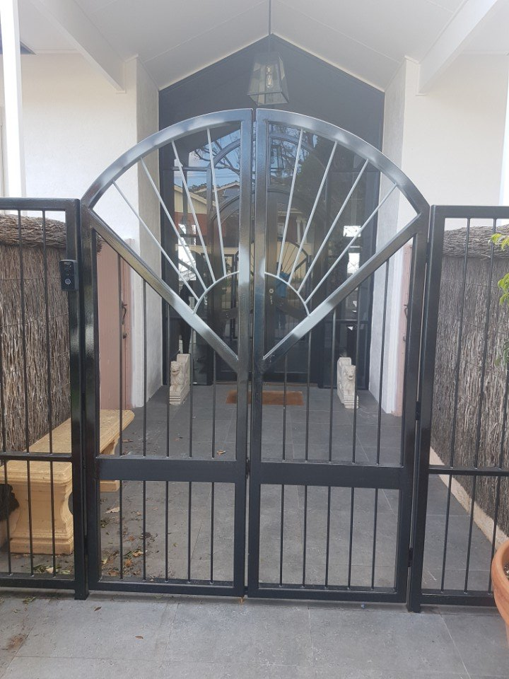 metal gate