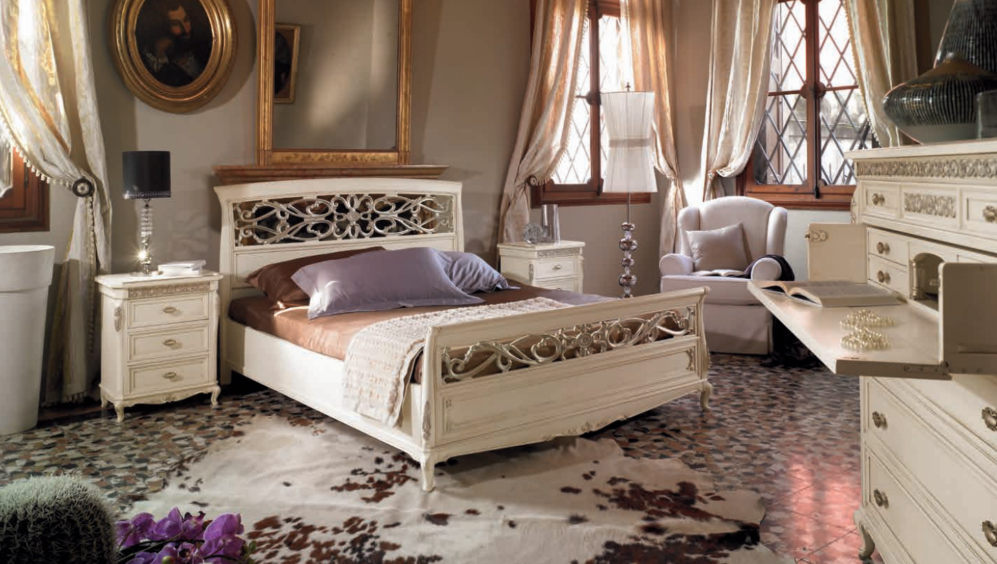 LETTO MATRIMONIALE COMODINO SPALLA SCANTONATA A LECCE FALEGNAMERIA ROCHIRA