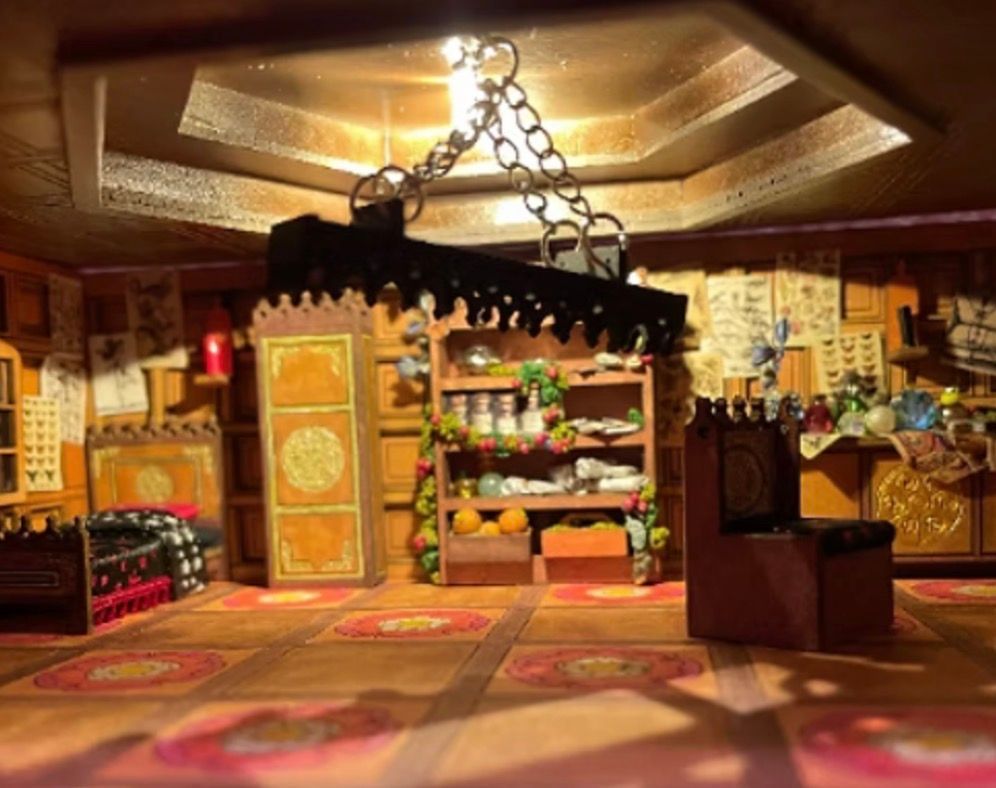 MERLINS BOOKCASE 1/48 scale KIT