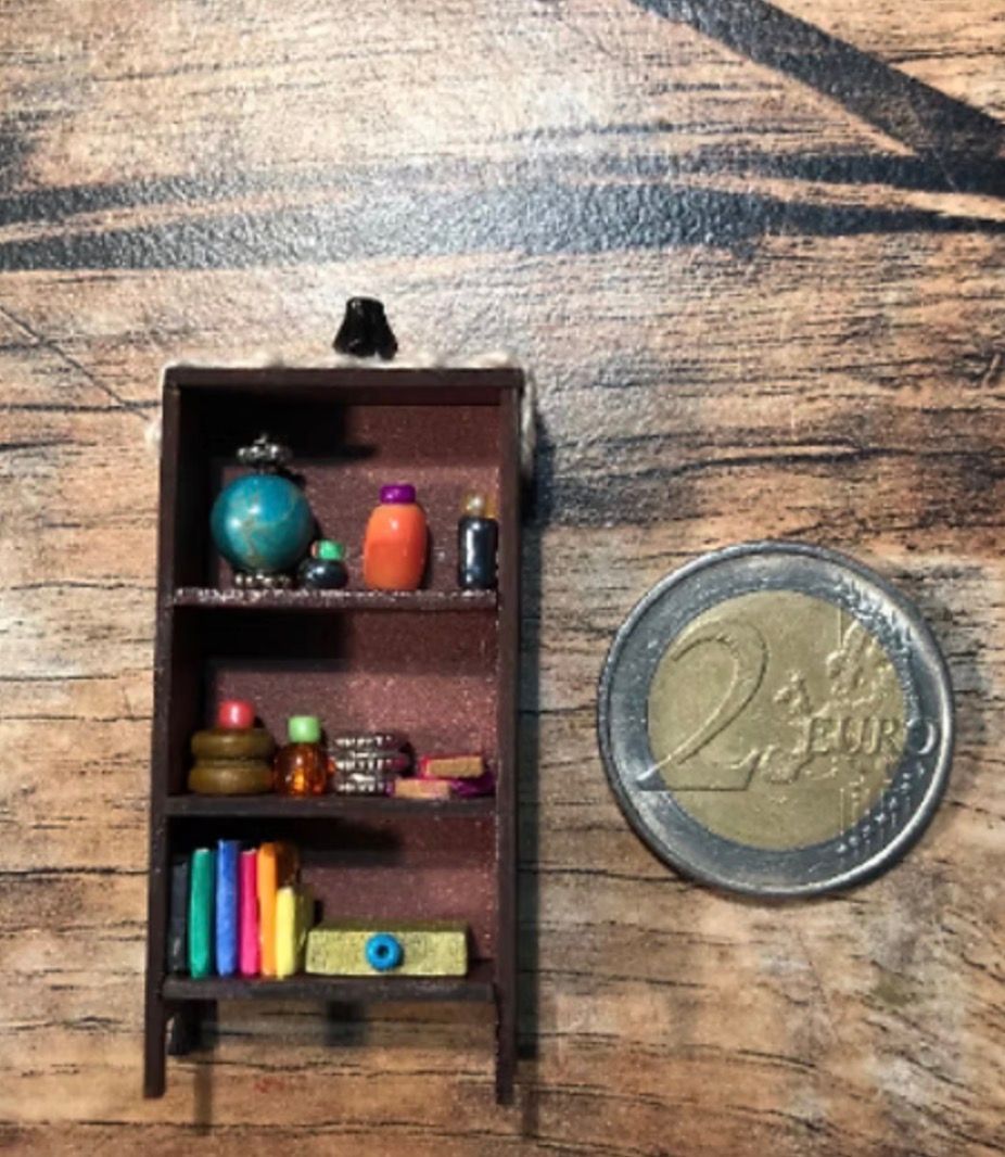 TALL BOOKCASE 1/48 scale KIT