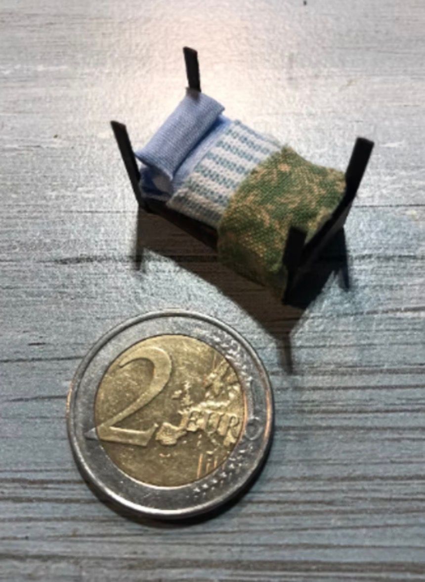 CHILDRENS COT BED. (2 pack) /48 scale KIT