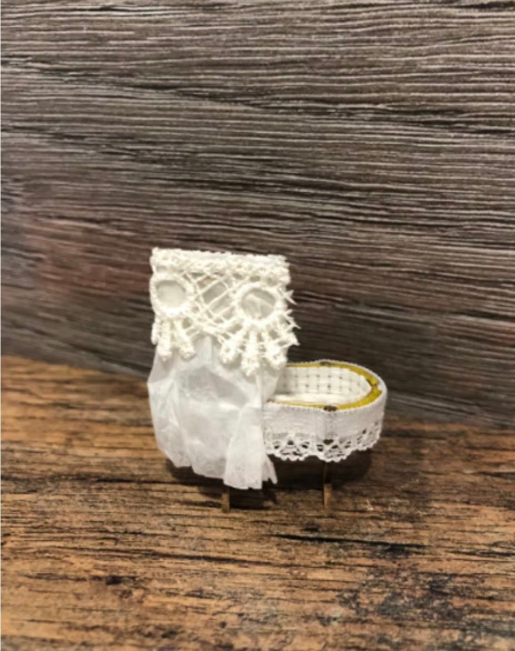 BABY COT WITH CANOPY 1/48 scale KIT