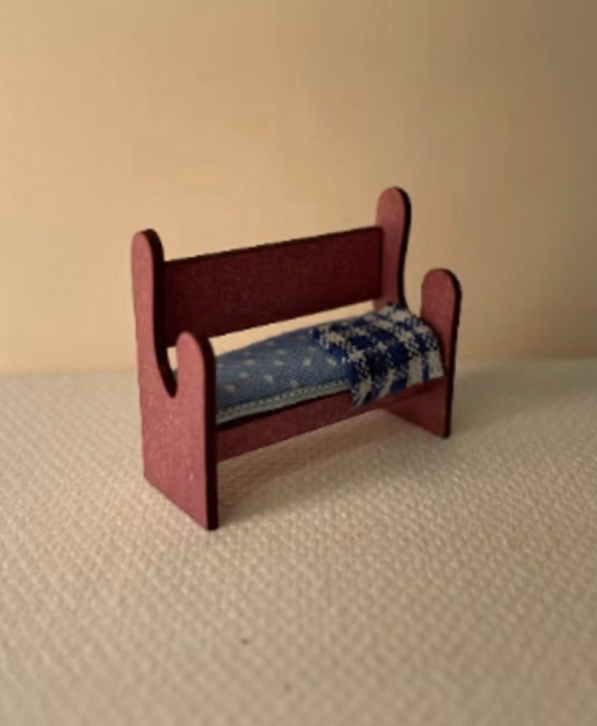 TUDOR/MEDIEVAL SETTLE SEAT 1/48 scale KIT