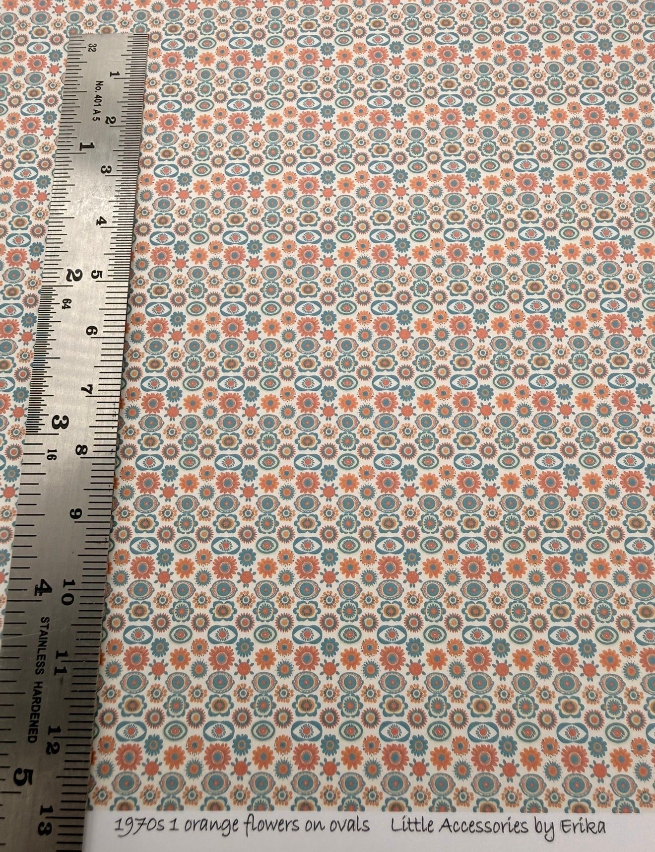 WALLPAPER 1970S 1 ORANGE FLOWERS ON OVALS. 1/48 SCALE
