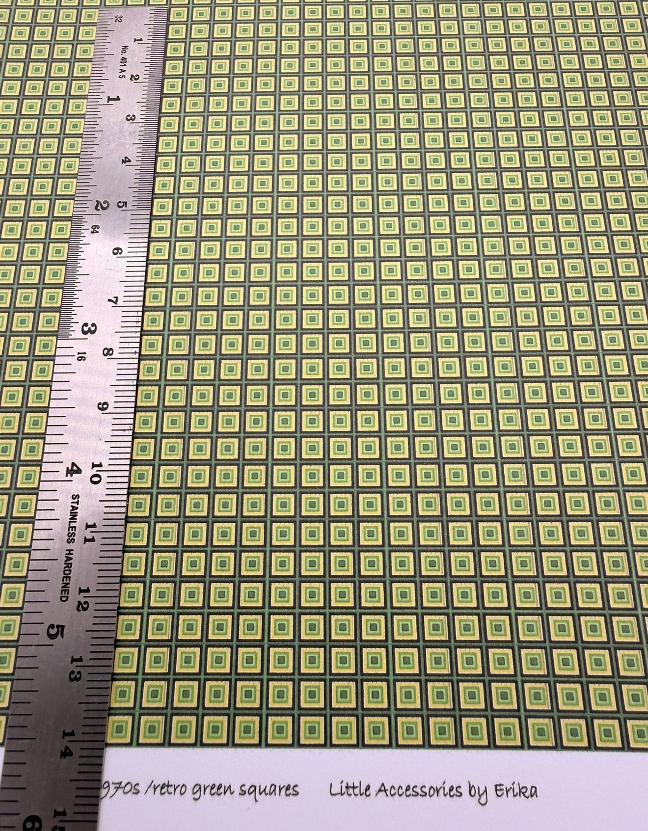 WALLPAPER 1970S RETRO GREEN SQUARES 1/48 SCALE