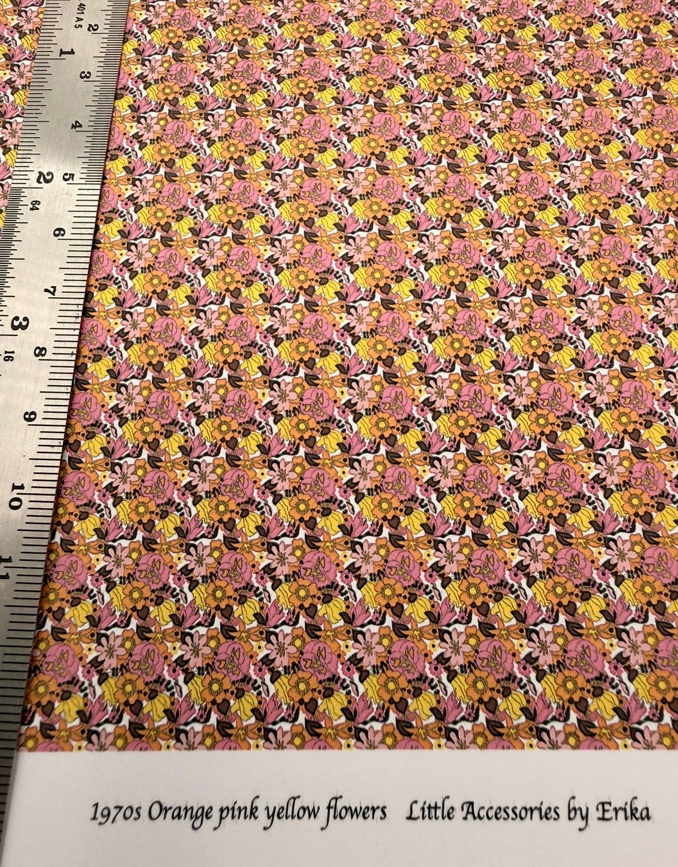 WALLPAPER 1970S ORANGE PINK YELLOW FLOWERS 1/48 SCALE