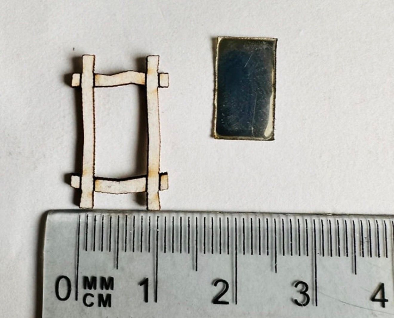 PICTURE FRAMES & MIRROR 1/48 scale KIT