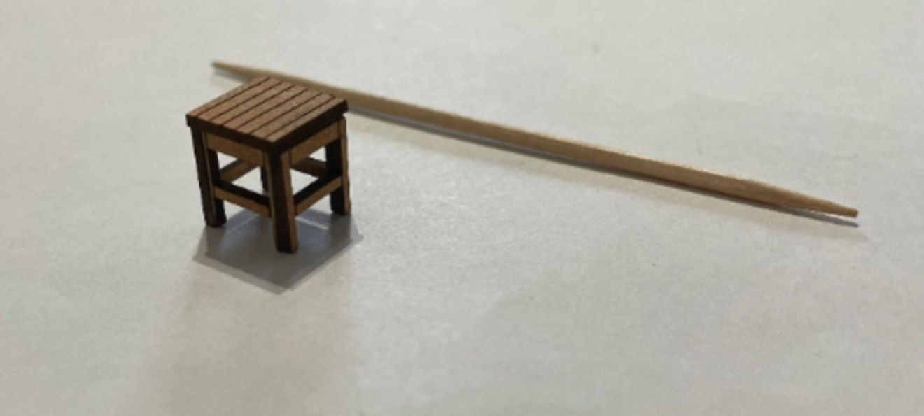 SMALL SIDE TABLE 1/48 scale