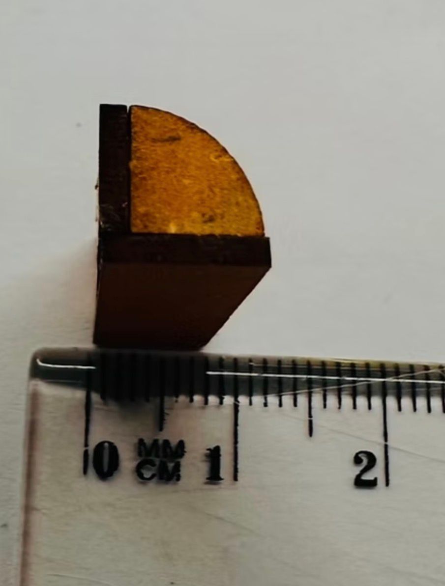 WALL MOUNTED CURVED SHELF  1/48 scale