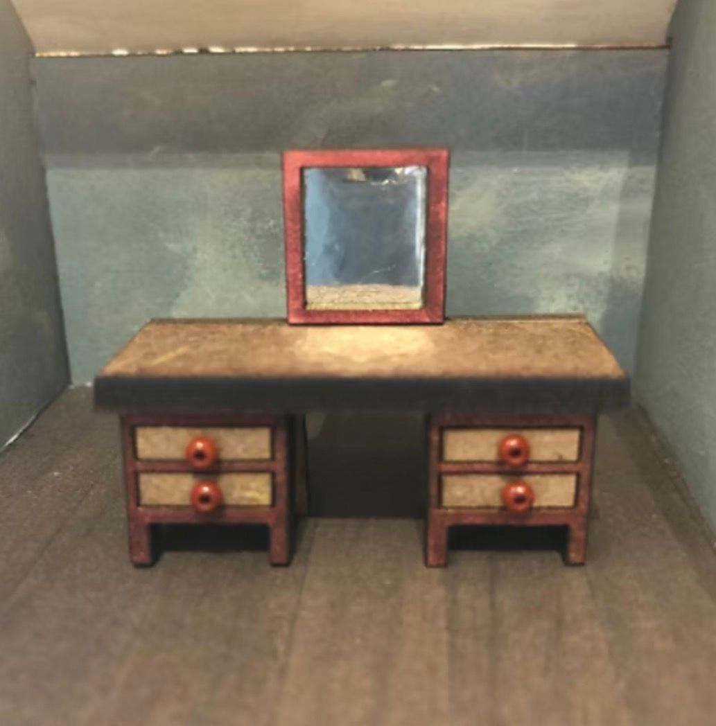 TUDOR DRESSING TABLE 1/48 scale KIT