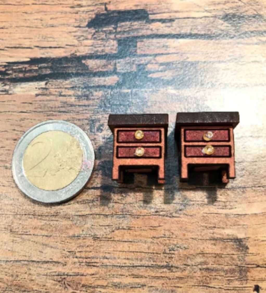 TUDOR ROSE BED SIDE CABINETS 1/48 scale KIT