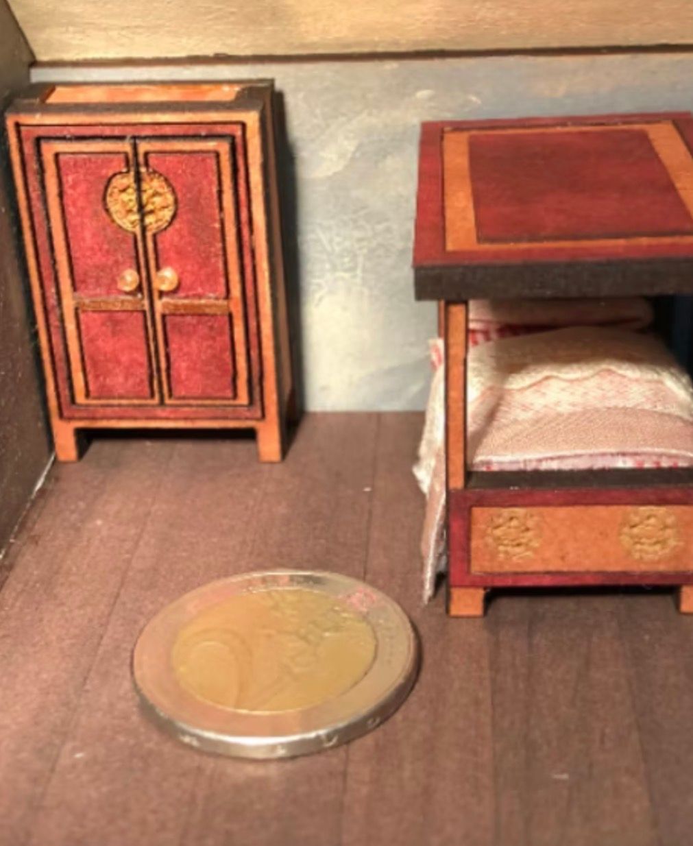 TUDOR ROSE WARDROBE, 1.48 scale KIT