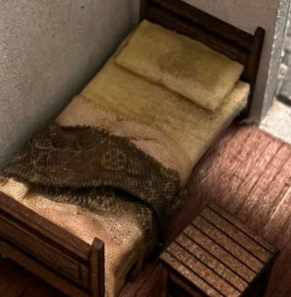 VICTORIAN BED 1/48 scale KIT