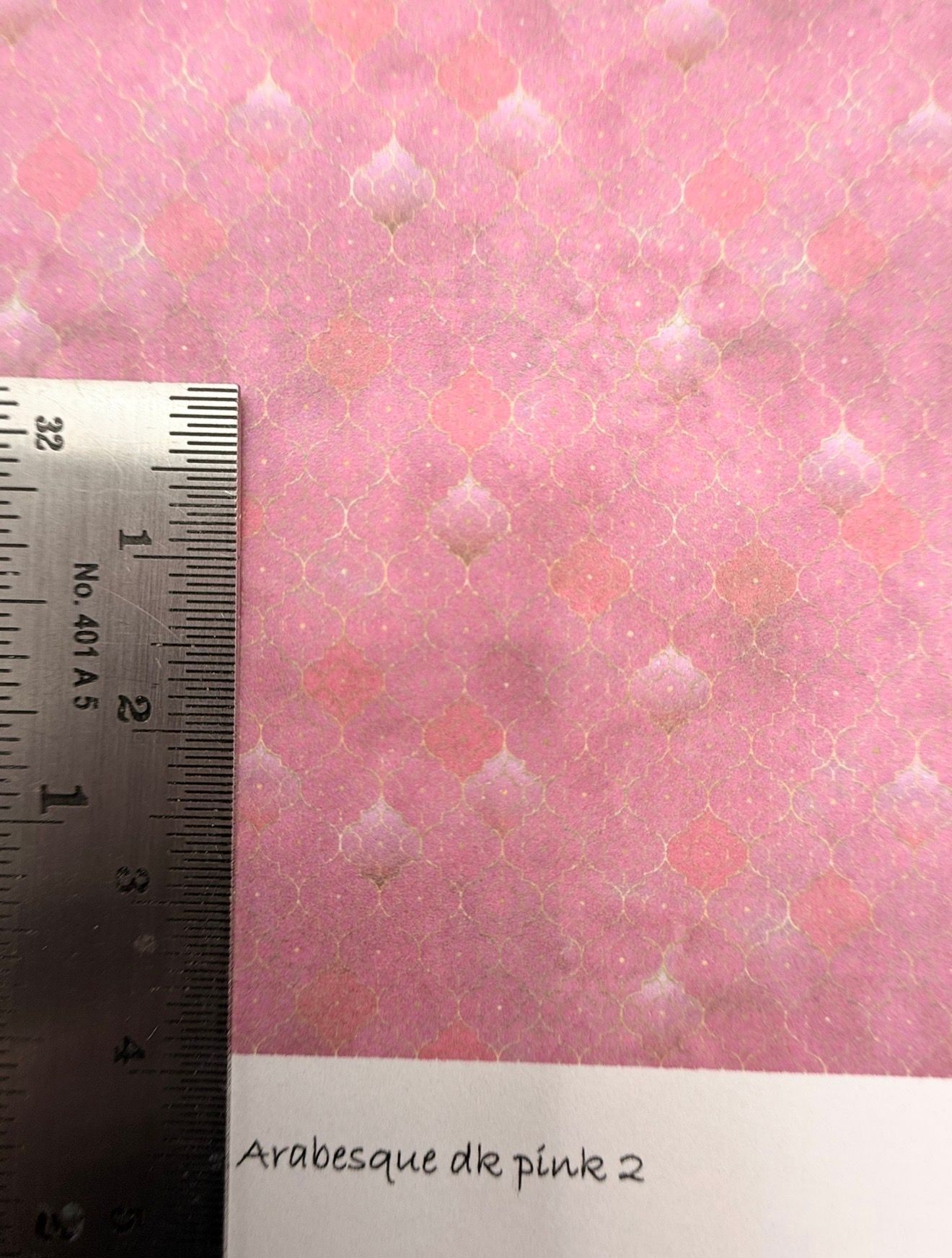 Wallpaper/fabric Arabesque dk pink 2     1/48 scale