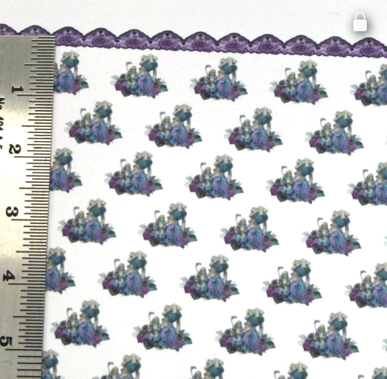 Wallpaper/fabric. Children Alice & queen. 1/48 scale