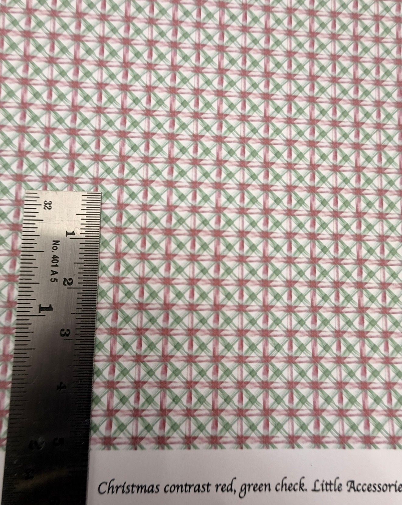 Wallpaper/fabric Christmas contrast red green check. 1/48 scale